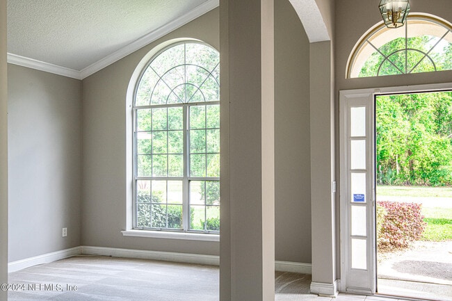 Building Photo - 9166 Spindletree Way