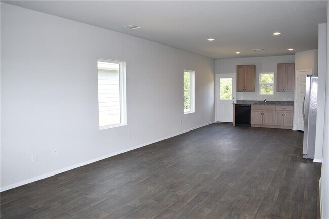 Building Photo - 5404 Lomasso Dr