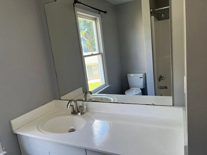 Building Photo - Room in House on Newfoundland Ct