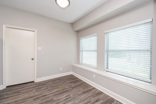 Building Photo - 3030 Great Lakes Ave