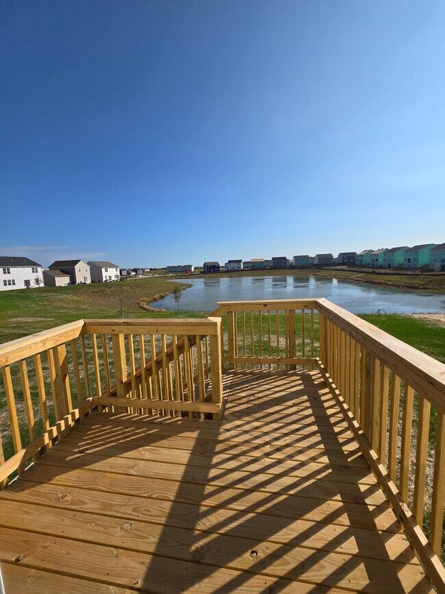 Building Photo - 348 Danforth Dr