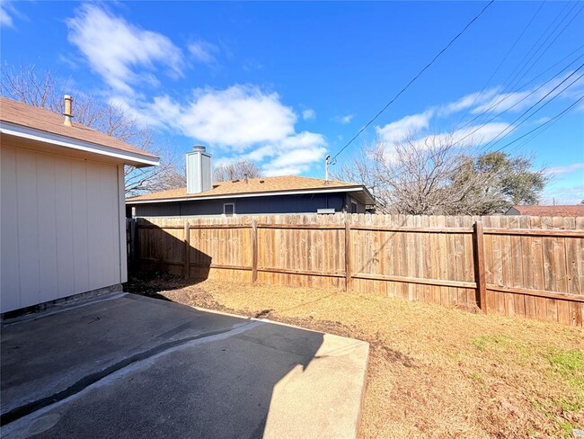 Building Photo - 1213 Ridgemont St