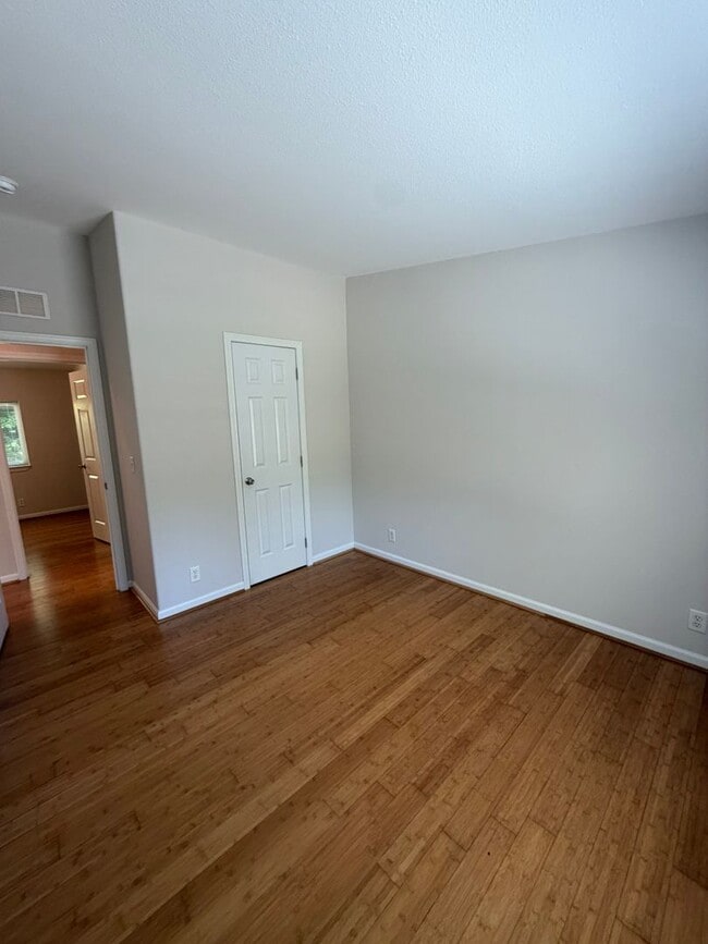 Building Photo - Peaceful Living – 3 Bedroom, 2 Bath Single-Family Home