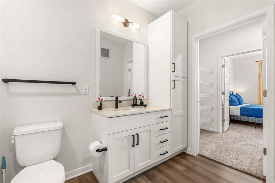 Building Photo - 1223 E Plant St