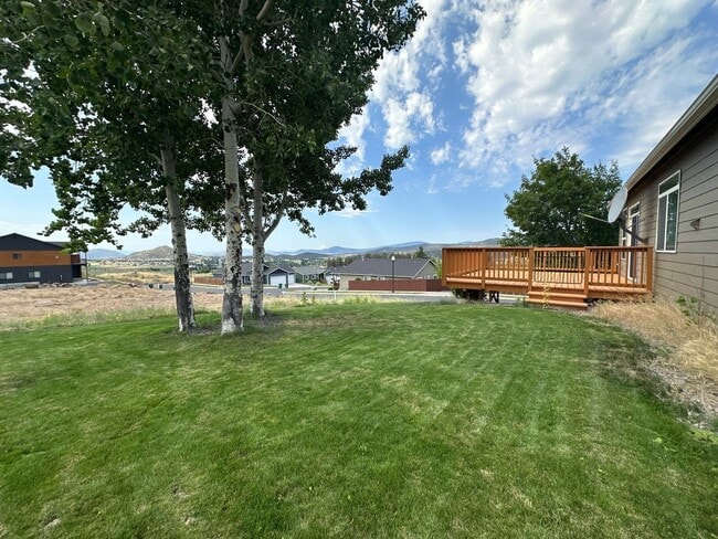 Building Photo - 5096 Larch Ln