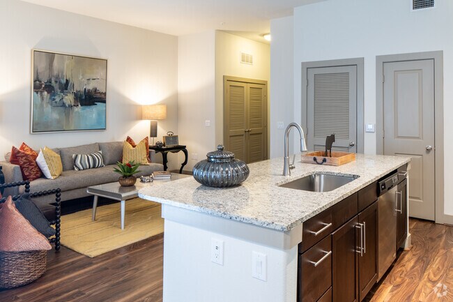 2BR,2BA-1094 Square Feet - The Royce at 8100