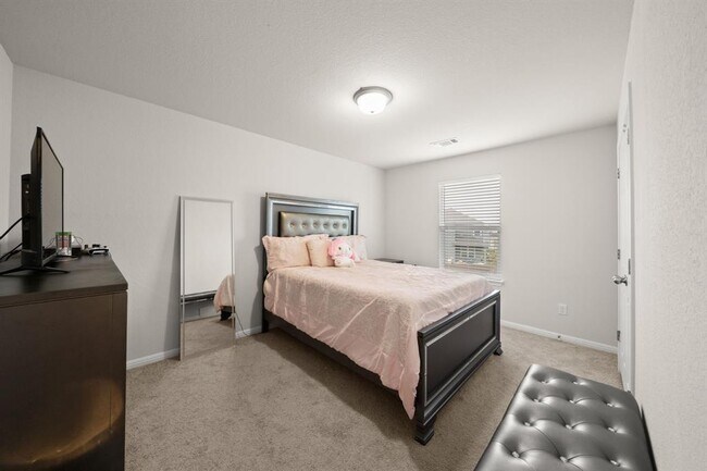 Building Photo - 3200 College Park Dr