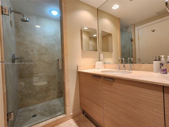 Building Photo - 3535 S Ocean Dr