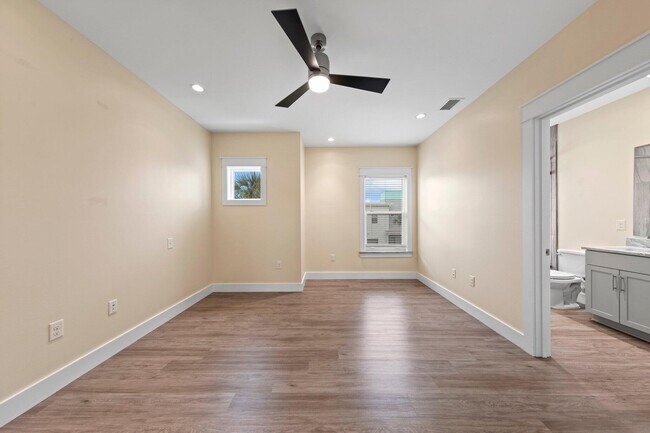 Building Photo - 340 Bluefish Dr