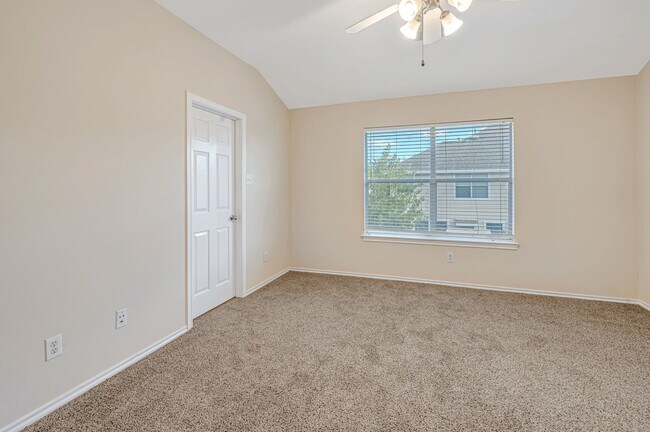 Building Photo - 6213 Stoney Creek Dr