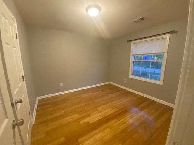 Building Photo - 3533 Alamosa Dr