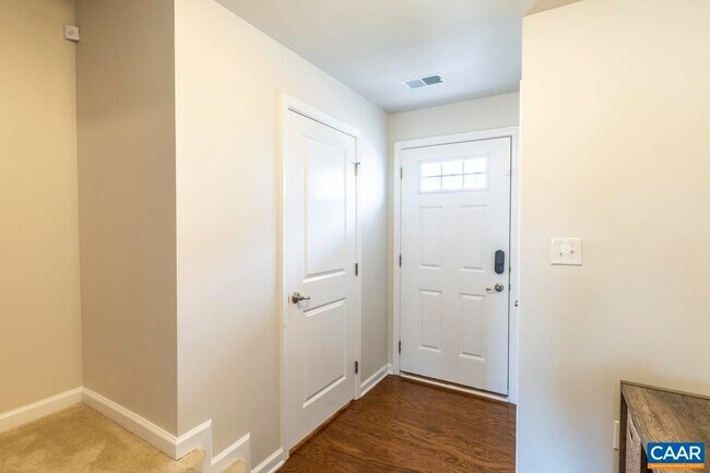 Building Photo - 2033 Elm Tree Ct