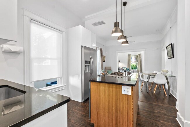 Building Photo - 17 Old Mission Ave