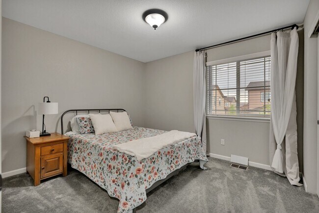 Building Photo - Newer Build 3 Bedroom Home In a Beautiful ...