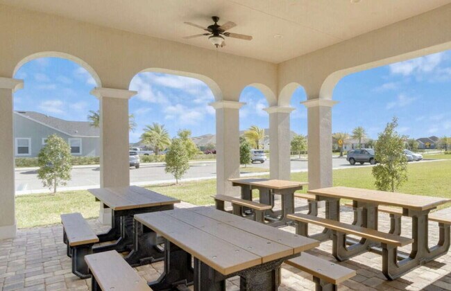 Building Photo - 3 bedroom Loren Cove Unit with Access to Addison Village Amenities!!