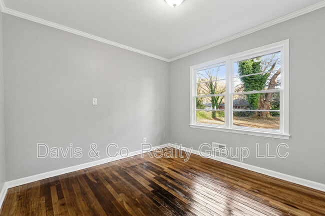 Building Photo - 2385 Tilson Rd