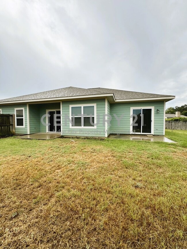 Building Photo - 212 Lasso Cir