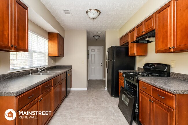 Building Photo - 211 Sterling Ridge Dr