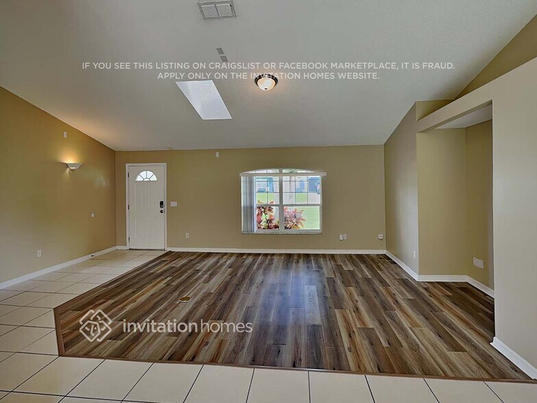 Building Photo - 3132 Travelers Palm Dr