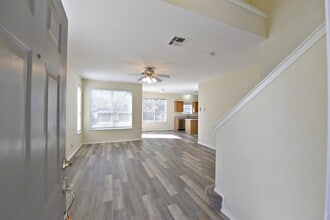 Building Photo - 10508 Hainsworth Park Dr