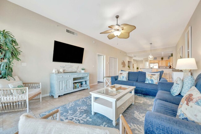 Building Photo - 530 S Gulfview Blvd