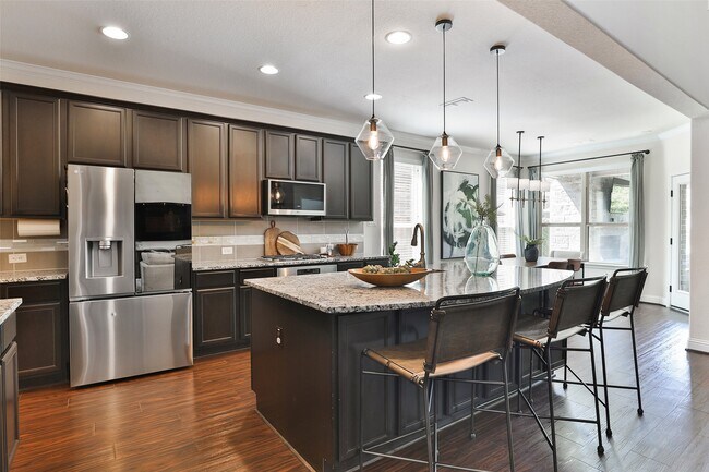 Building Photo - 2215 Tonkawa Trl