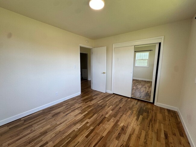 Building Photo - Recently remodeled 2-bedroom, 1-bathroom home