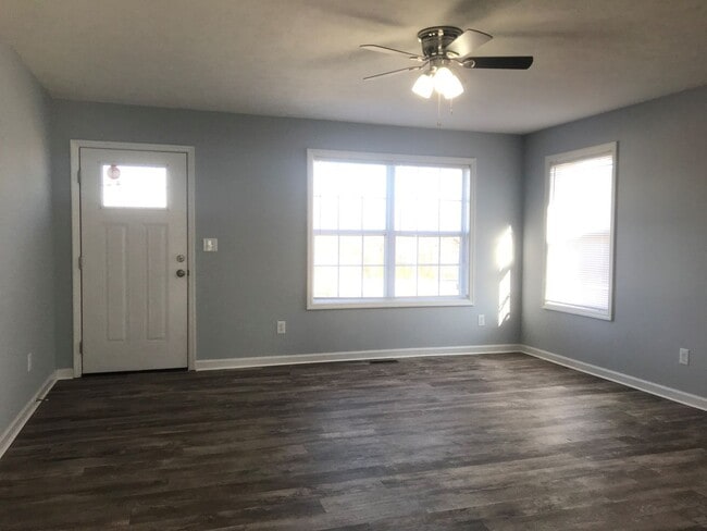 Building Photo - Charming 3 Bed 2 Bath Home In Columbia!