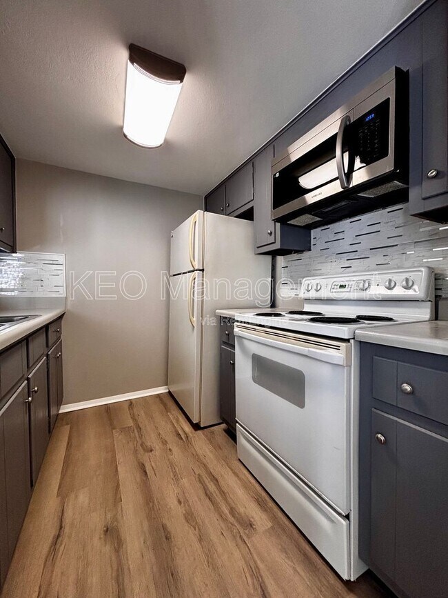 Building Photo - 4420 Flowerdale Ave