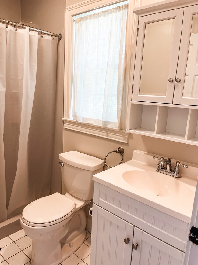 Building Photo - 21 Willowbrook Ave