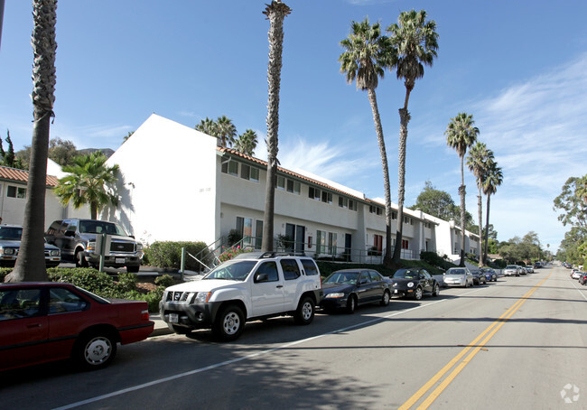 Building Photo - Valencia Apartments