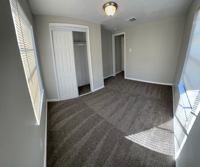 Building Photo - 2919 Le Tulle Ave
