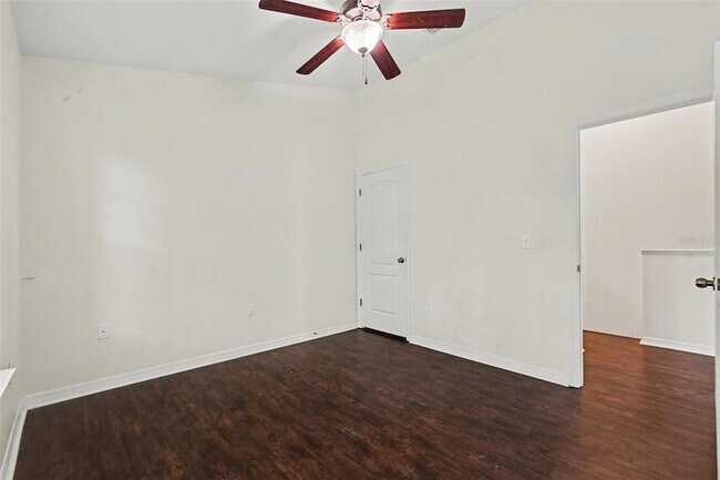 Building Photo - 5520 Kinglethill Dr