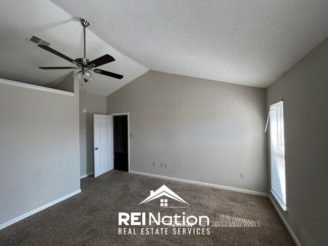 Building Photo - HORN LAKE STUNNER! 3BR/2BA | Vaulted Ceilings & Fireplace | Covered Patio & Garage!