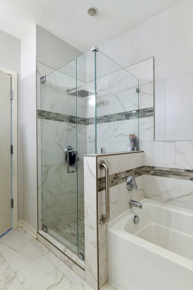 Building Photo - 3116 W Lake St