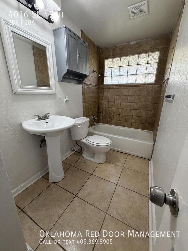 Building Photo - 4016 SE 47th-