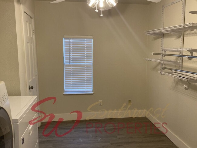 Building Photo - 1 bed, 1 bath rental close to City Park