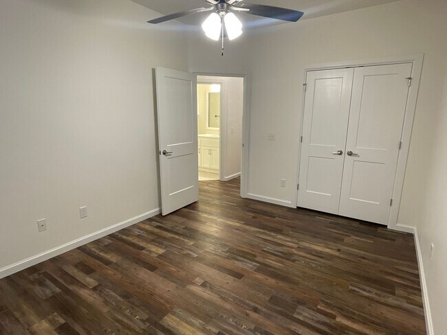 Building Photo - Beautiful 4 Bed, 3 Bath Home In St. James ...