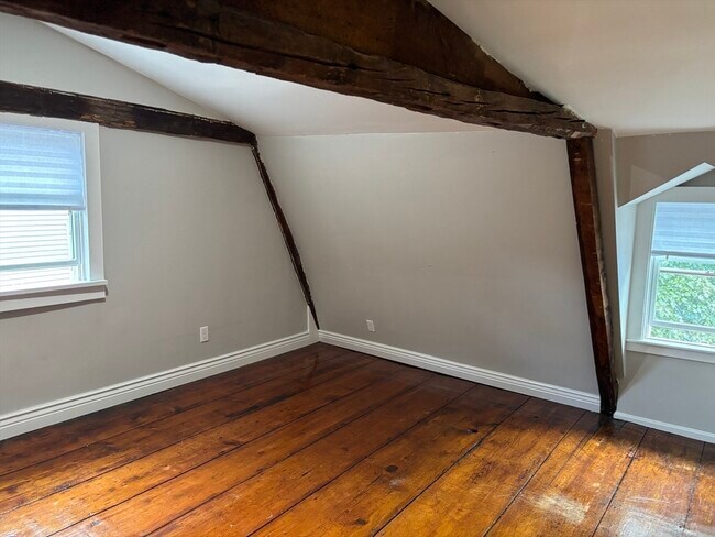 Building Photo - 10 Palfrey Ct