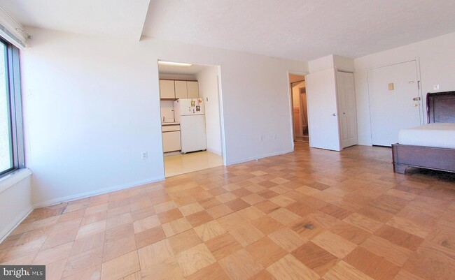 Building Photo - 1440 N Street NW Unit 1011
