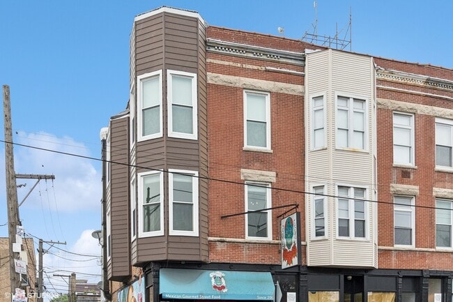 Primary Photo - 2346 W Fullerton Ave