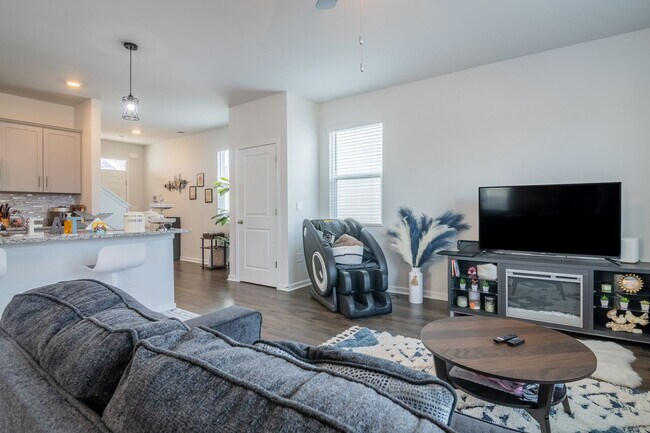 Building Photo - Like New Home in Grovetown