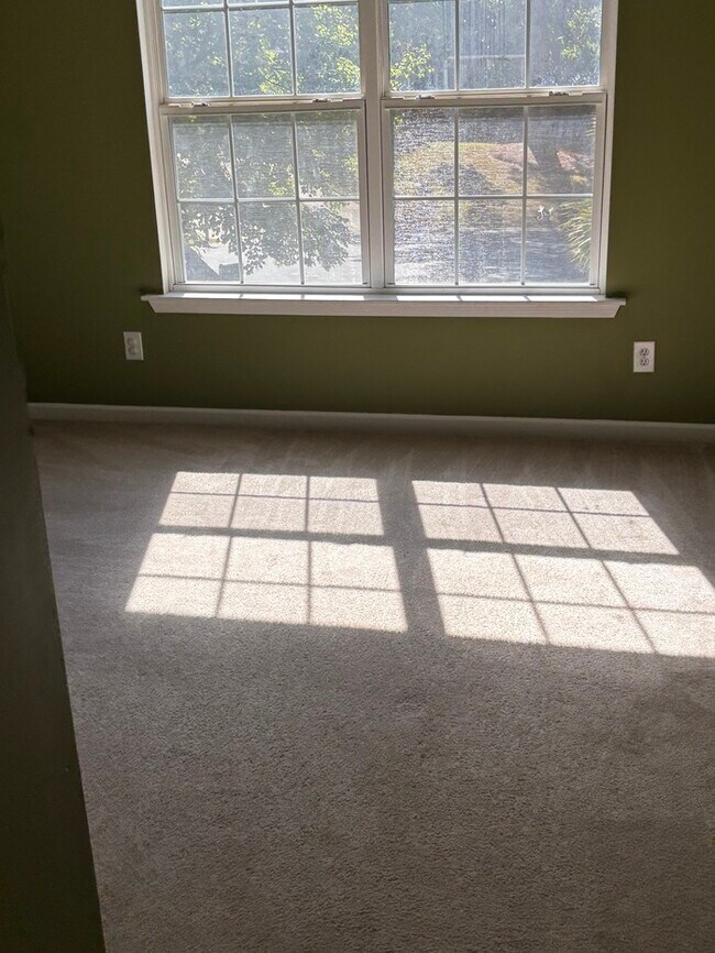 Building Photo - 90 Groves Wood Ct