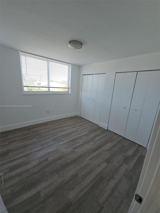 Building Photo - 8101 Crespi Blvd