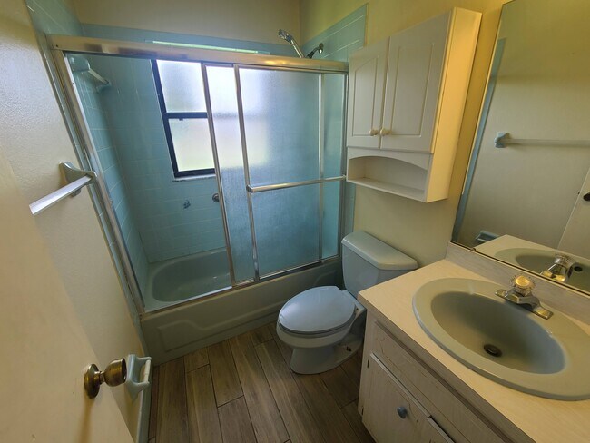 Building Photo - 510 Bahia Dr