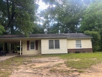 Building Photo - 1616 Gilda Cir