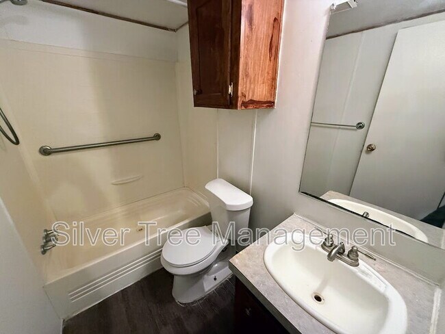 Building Photo - 236 Lark Meadow Dr