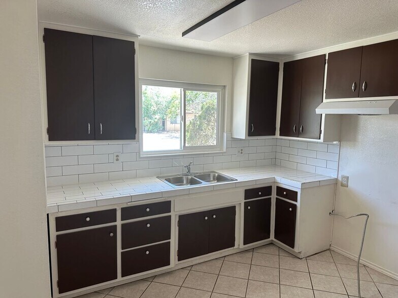 Building Photo - 16119 Spruce St