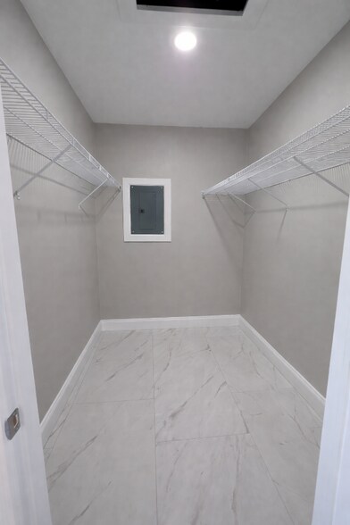 Building Photo - 12 3rd St