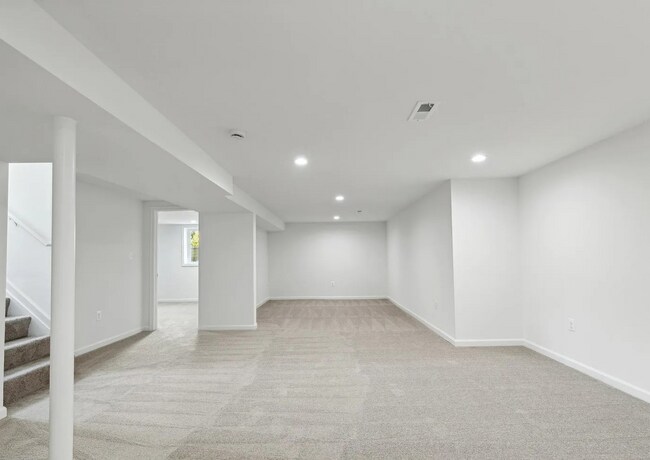 Building Photo - 5522 Lanham Way